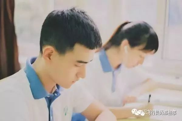 作文我的同桌作文（世界上最笨的鱼）