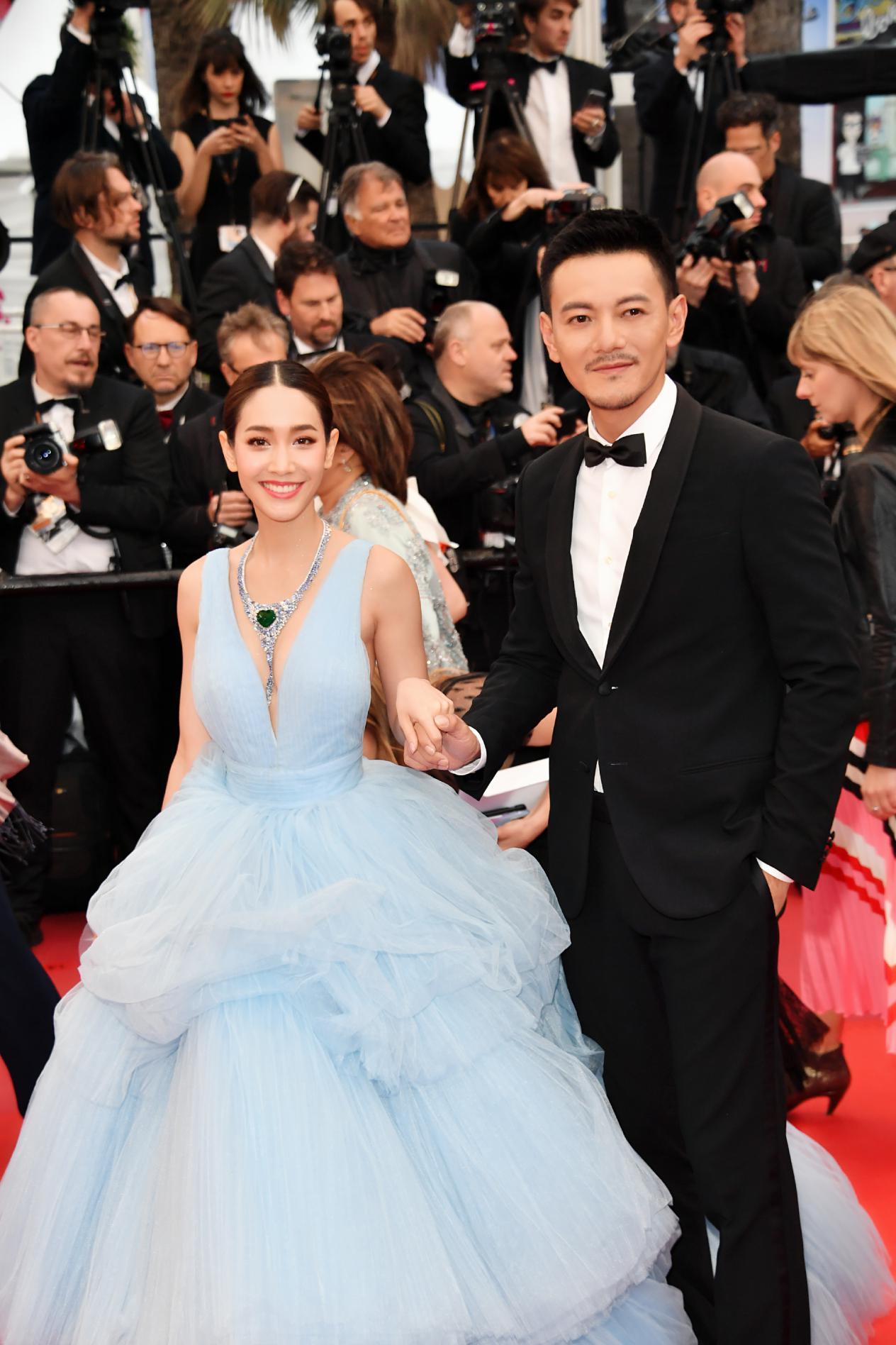 在国内,你觉得刘德华的知名度高还是成龙的知名度高?中国目前最火的男星