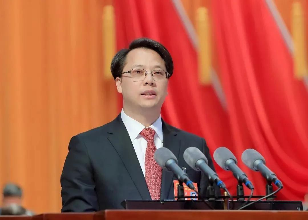 有没有30多岁从政的（中国最年轻的上将是谁）