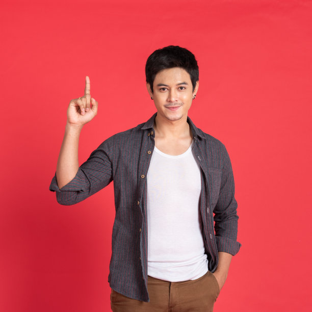 “中国首席男模”胡兵，因太帅被英国富婆相中，他现状如何呢？中国 最帅