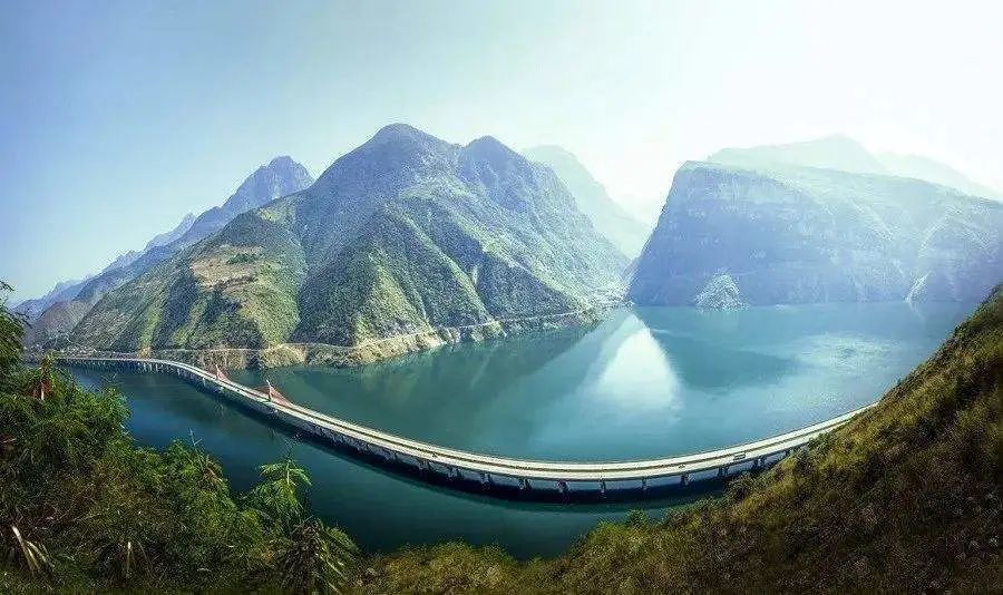 中国高速频道简介（中国最牛高速路线视频播放）