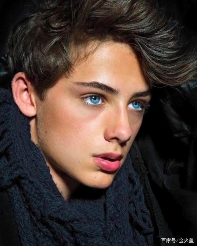 世界上最萌帅哥（世界上最呆萌动物）