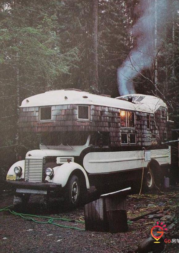 长得奇怪的汽车（世界上最奇怪的房子的图片）