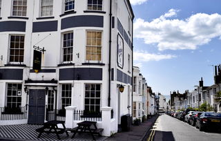 英国有名餐厅，英国有世界前十的餐厅嘛